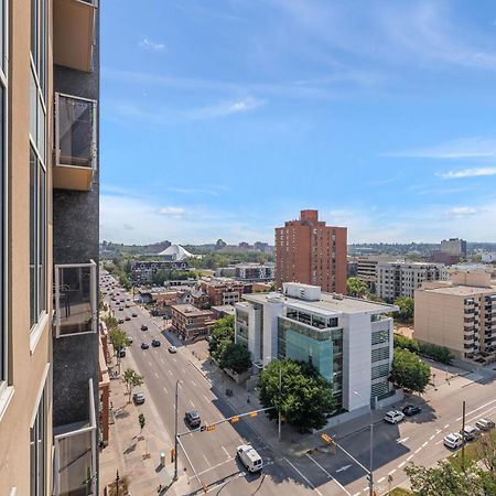 Heart Of Downtown Calgary Spacious Luxury Condo With Stunning Views And Premium Amenities Екстериор снимка