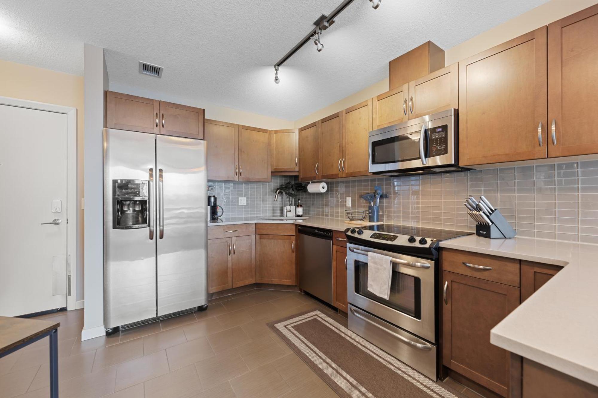 Heart Of Downtown Calgary Spacious Luxury Condo With Stunning Views And Premium Amenities Екстериор снимка